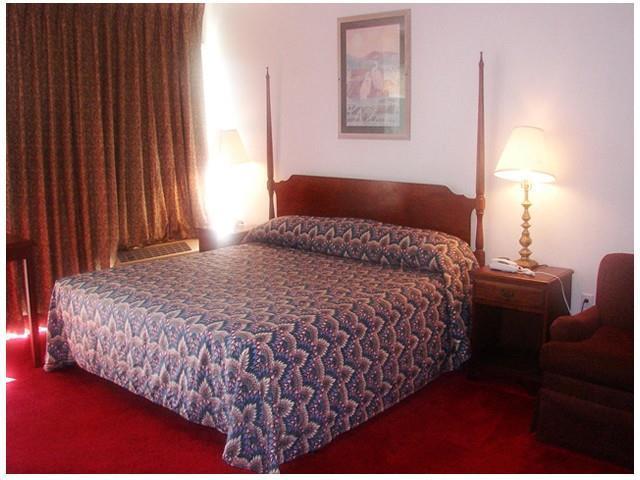 Red Carpet Inn Jesup Bilik gambar